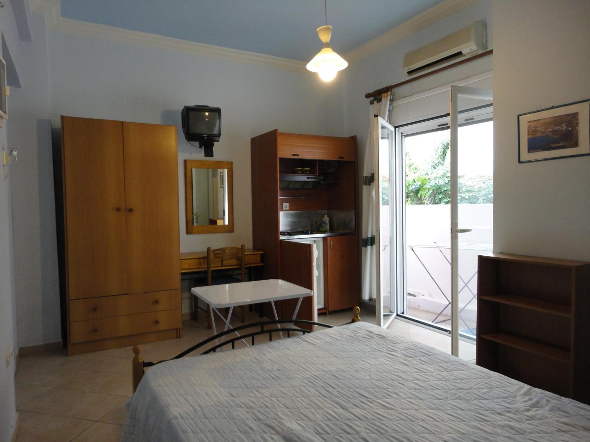 Apergis Rooms Ermoupoli Ruang foto