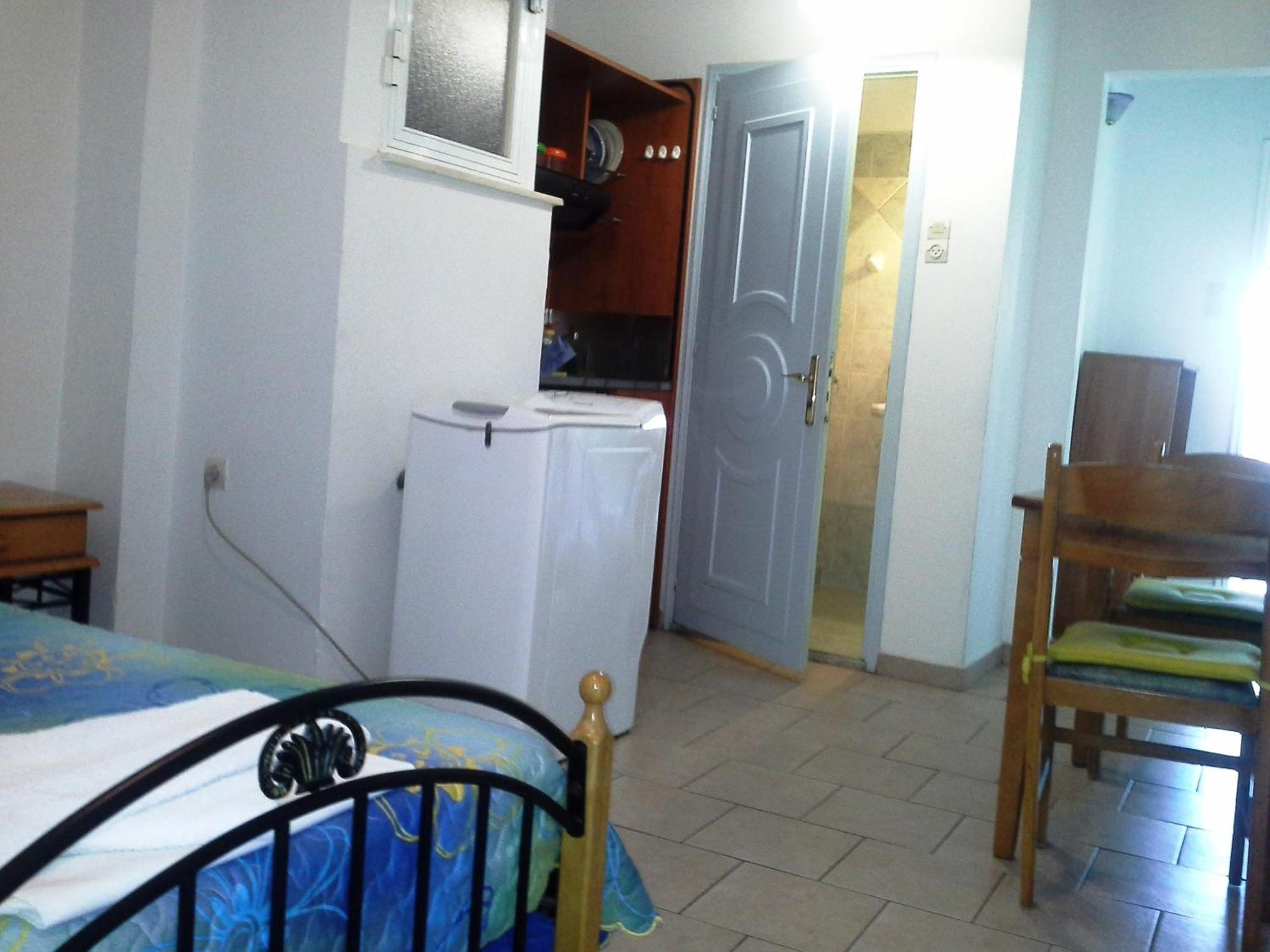 Apergis Rooms Ermoupoli Ruang foto