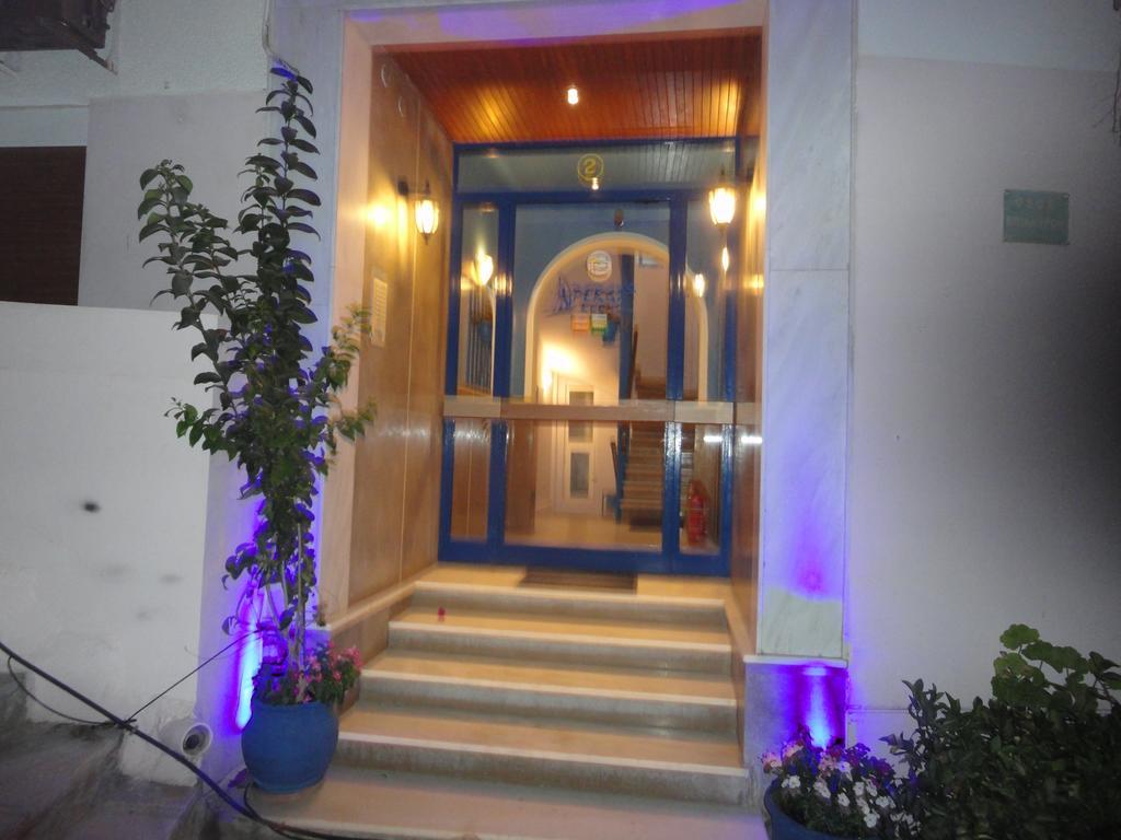 Apergis Rooms Ermoupoli Bagian luar foto