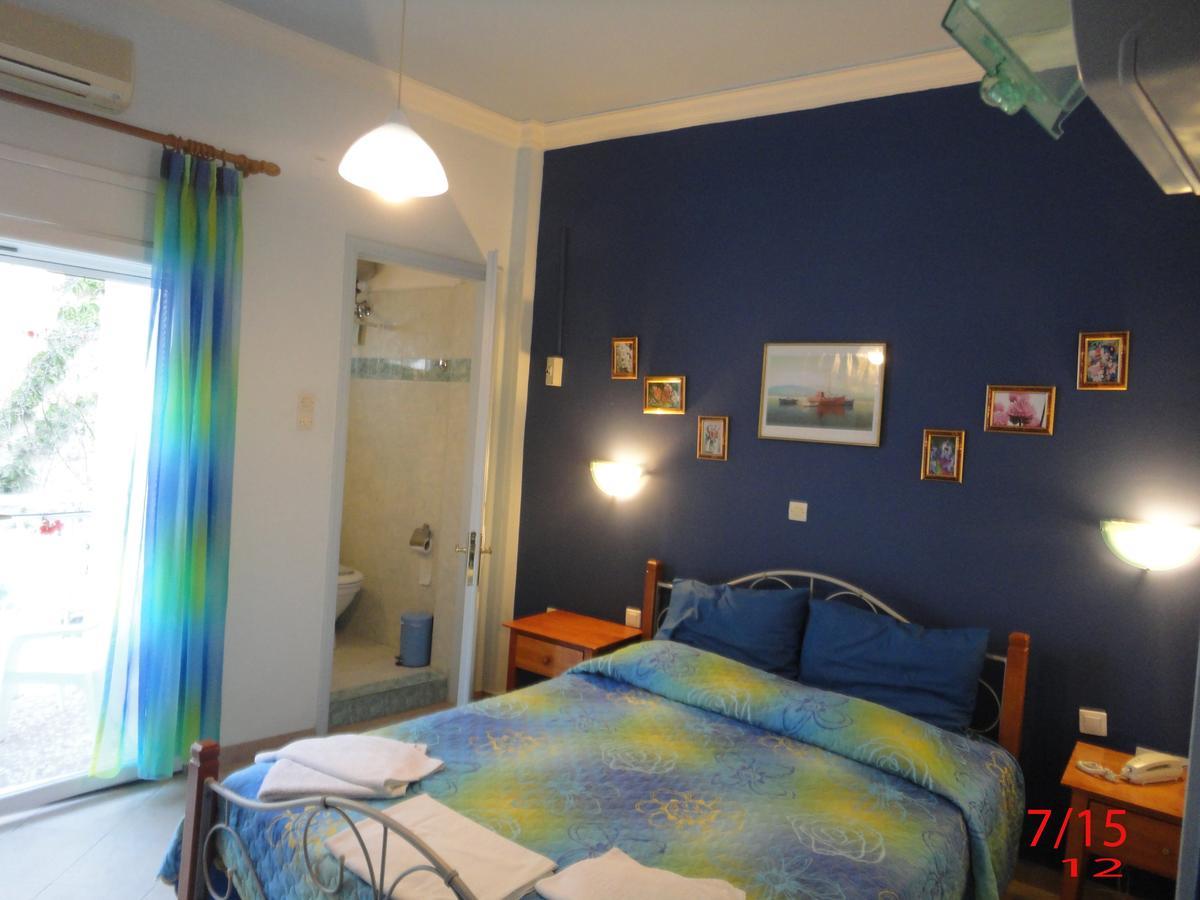 Apergis Rooms Ermoupoli Bagian luar foto