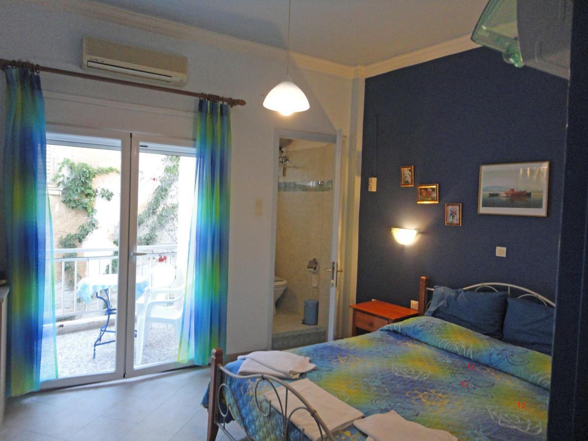 Apergis Rooms Ermoupoli Bagian luar foto